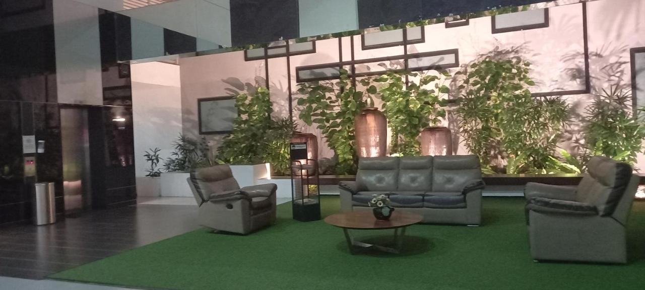 Yemala Suites At Skyloft - Johor Джохор Бахру Екстериор снимка